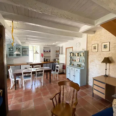 Holiday home Le Au Coin Des Abeilles La Caillere-Saint-Hilaire