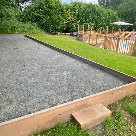 Le Au Coin Des Abeilles بيت للعطل La Caillère