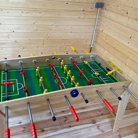 Le Au Coin Des Abeilles بيت للعطل La Caillère