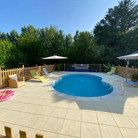 Le Au Coin Des Abeilles Holiday home La Caillere-Saint-Hilaire
