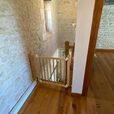 Le Au Coin Des Abeilles * La Caillère