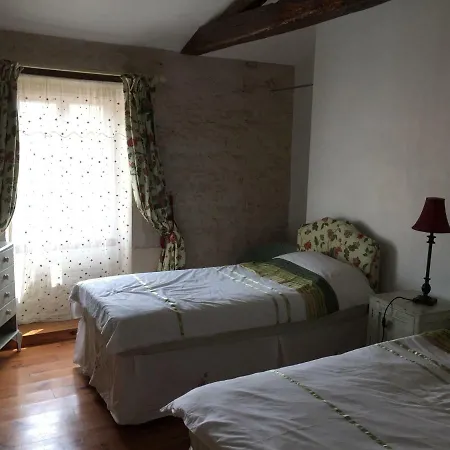 Le Au Coin Des Abeilles Holiday home *