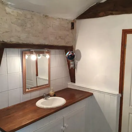 Holiday home Le Au Coin Des Abeilles